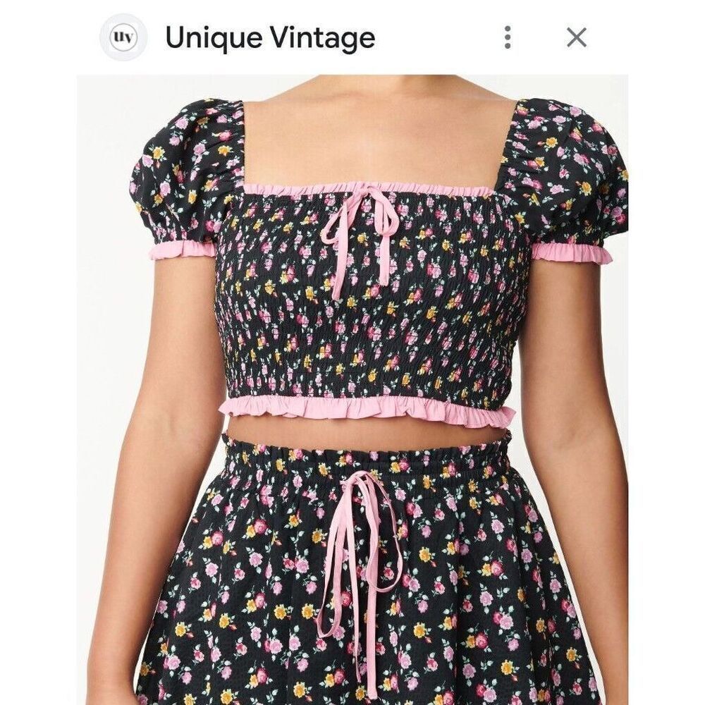 Unique Vintage Top Size Medium 6-8  Pink Black Ditsy Floral‎ Cropped